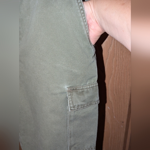 Polo Jeans Co. - Ralph Lauren - Sage Cargo 7/8   - Size 6 - Great Condition! - Picture 4 of 7